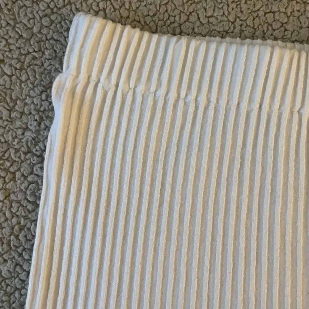 White Ribbed Skirt - Picture 2 of 3